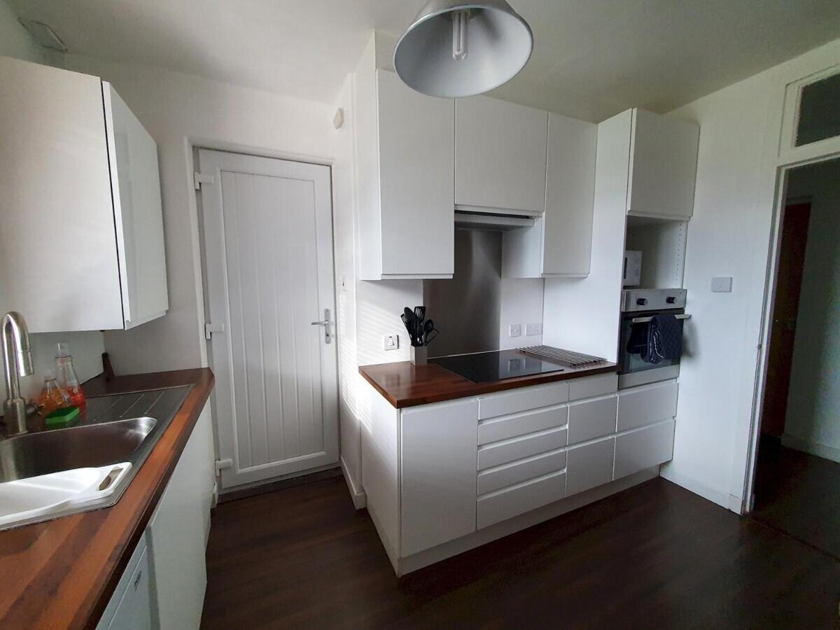 אברדין 2 Bedroom, Free Parking & Netflix Near Hospitals מראה חיצוני תמונה