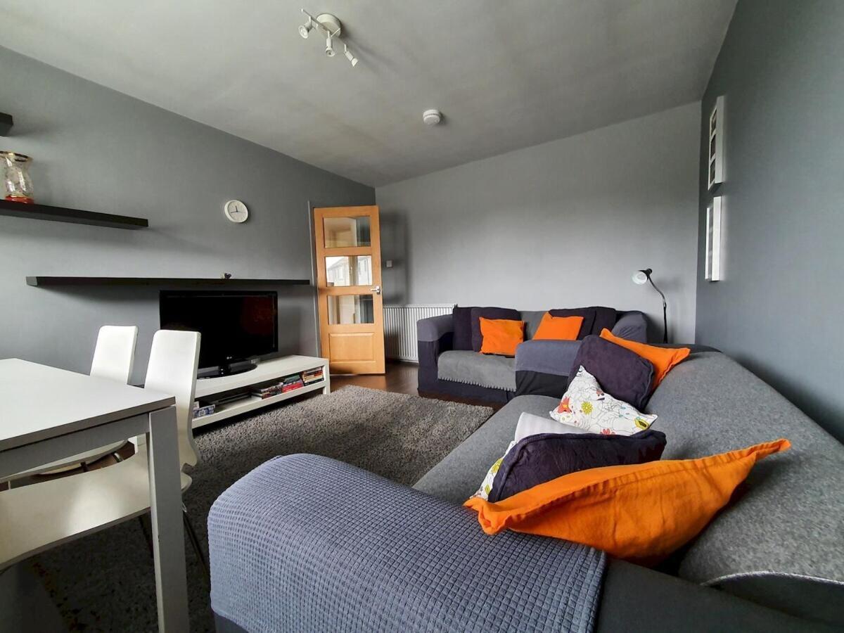 אברדין 2 Bedroom, Free Parking & Netflix Near Hospitals מראה חיצוני תמונה